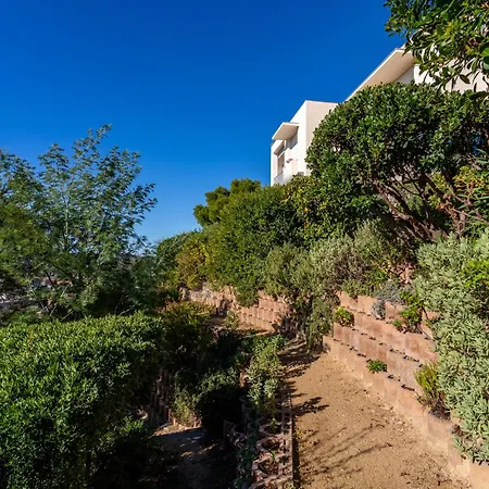 Apartment Les Bougainvillees By Interhome