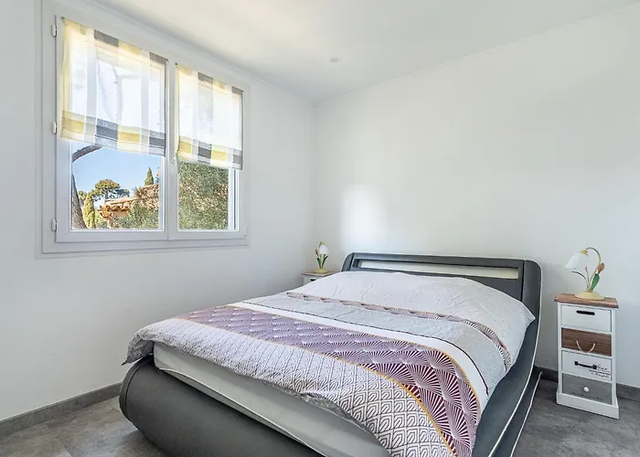 Les Bougainvillees By Interhome Le Lavandou