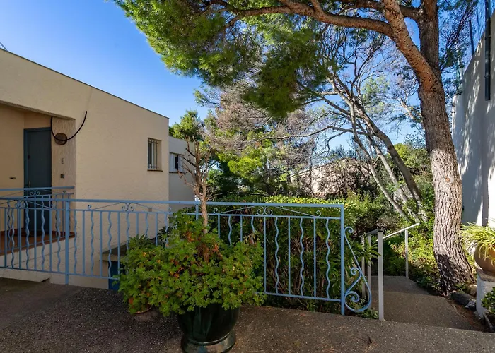 Les Bougainvillees By Interhome Apartman Le Lavandou