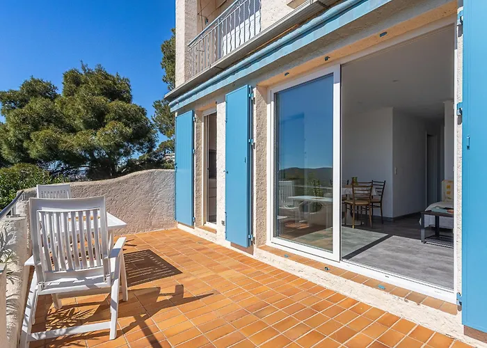 Les Bougainvillees By Interhome Apartman Le Lavandou